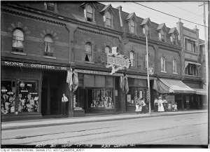 990 Queen St West (1917)